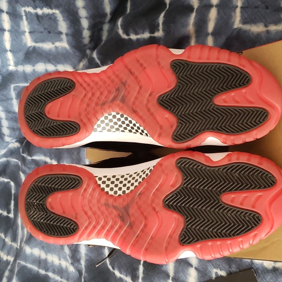 Jordan 11 bred - Picture 2 of 8